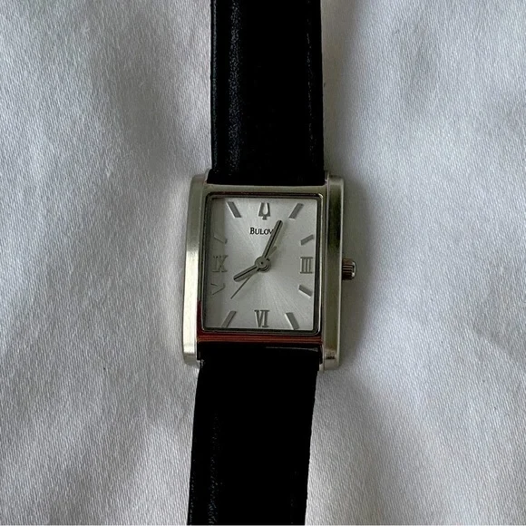 ⭐️HOST PICK⭐️ Bulova Wristwatch - Picture 1 of 9